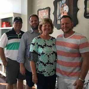 Meet your Posher, Cynthia